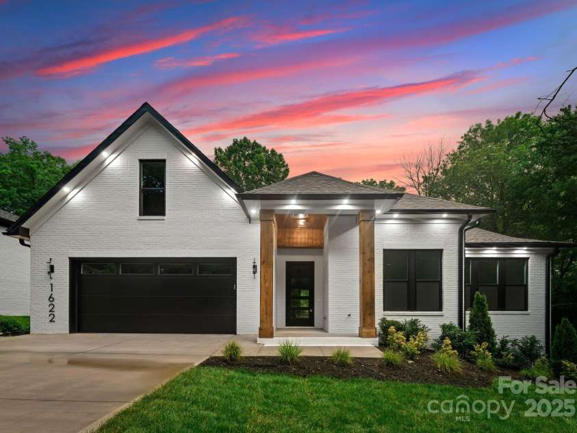 1622 Burtonwood Circle, Charlotte, NC 28212.  MLS# CAR4272424, YatesRealty ID 22045. 