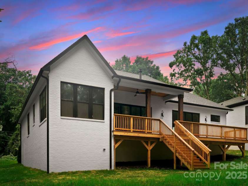 1622 Burtonwood Circle, Charlotte, NC 28212.  MLS# CAR4272424, YatesRealty ID 22045. 