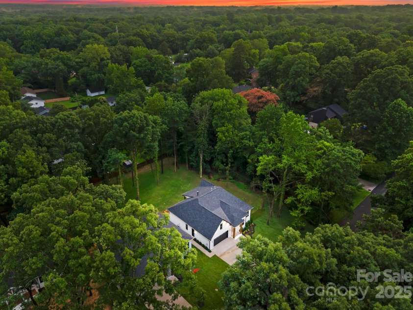 1622 Burtonwood Circle, Charlotte, NC 28212.  MLS# CAR4272424, YatesRealty ID 22045. 