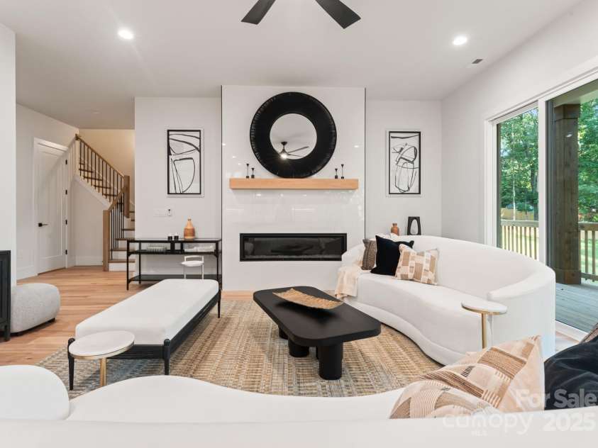 1622 Burtonwood Circle, Charlotte, NC 28212.  MLS# CAR4272424, YatesRealty ID 22045. 