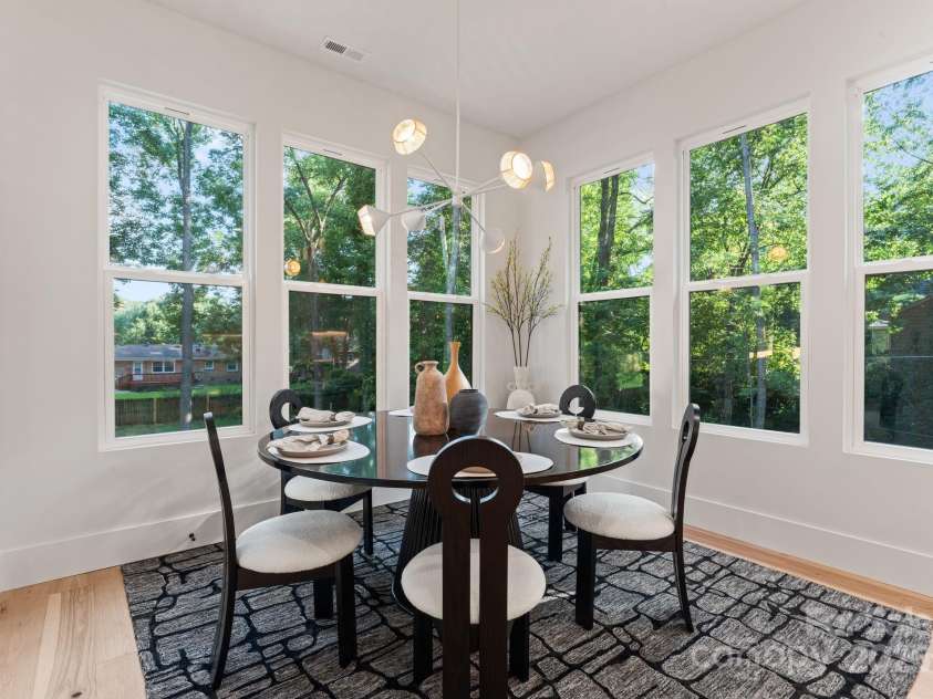 1622 Burtonwood Circle, Charlotte, NC 28212.  MLS# CAR4272424, YatesRealty ID 22045. 