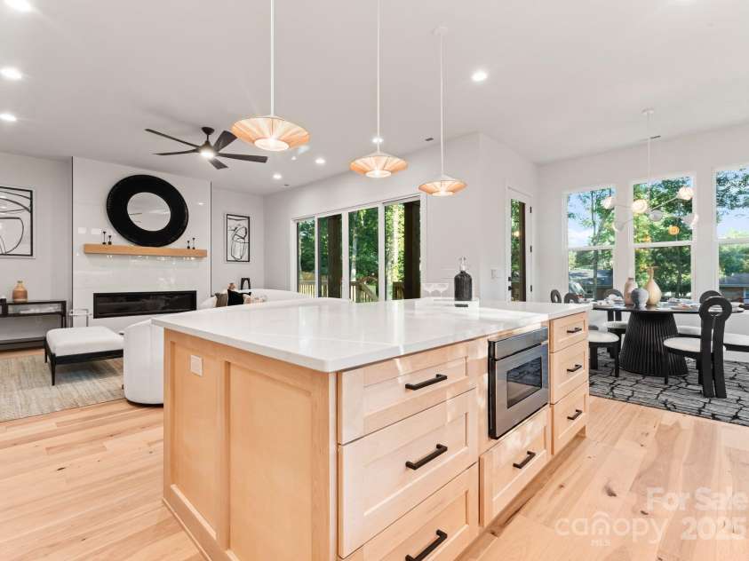 1622 Burtonwood Circle, Charlotte, NC 28212.  MLS# CAR4272424, YatesRealty ID 22045. 