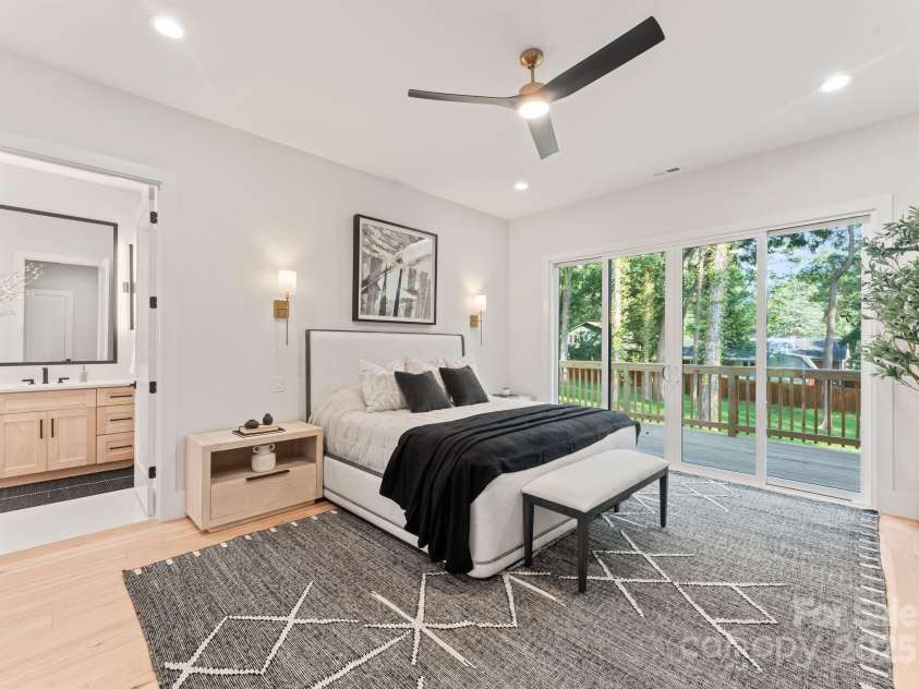 1622 Burtonwood Circle, Charlotte, NC 28212.  MLS# CAR4272424, YatesRealty ID 22045. 