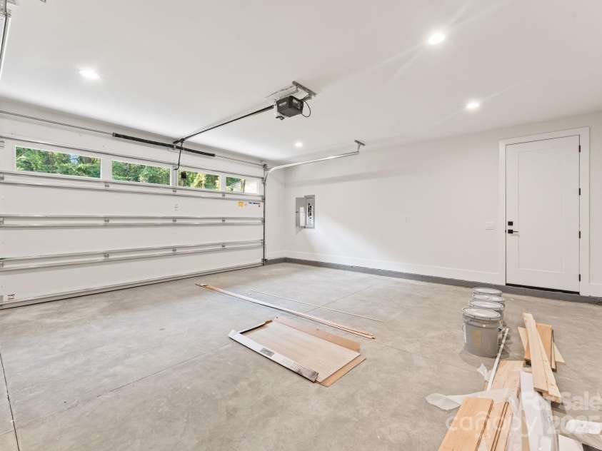 1622 Burtonwood Circle, Charlotte, NC 28212.  MLS# CAR4272424, YatesRealty ID 22045. 