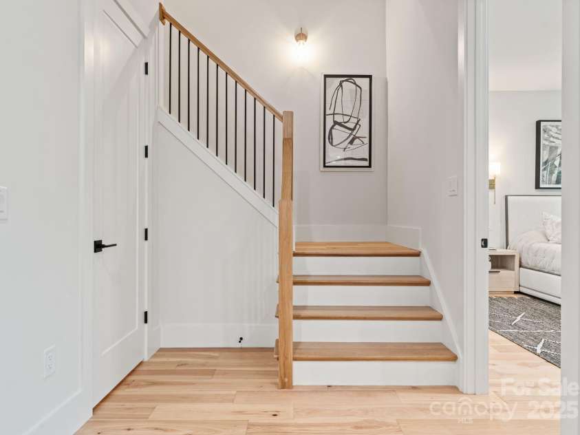 1622 Burtonwood Circle, Charlotte, NC 28212.  MLS# CAR4272424, YatesRealty ID 22045. 