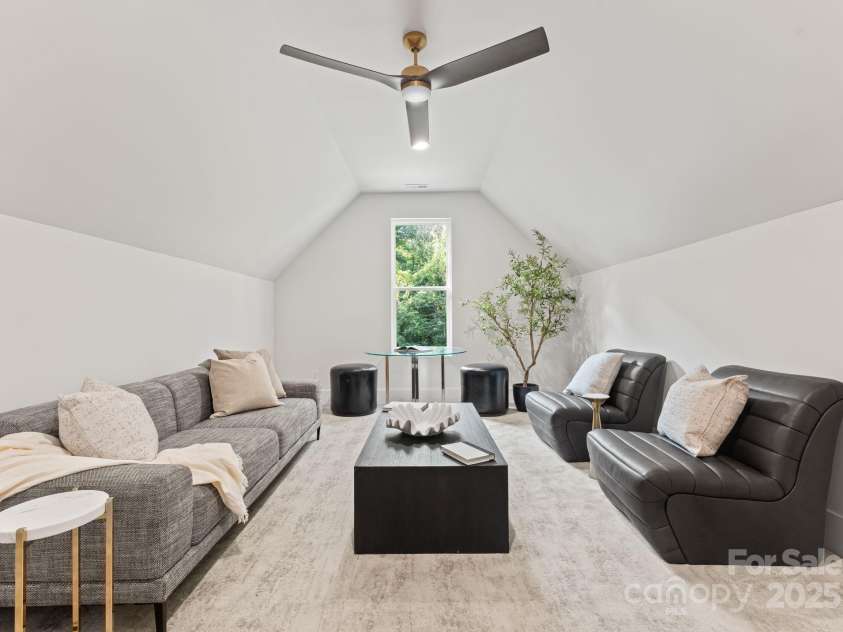 1622 Burtonwood Circle, Charlotte, NC 28212.  MLS# CAR4272424, YatesRealty ID 22045. 