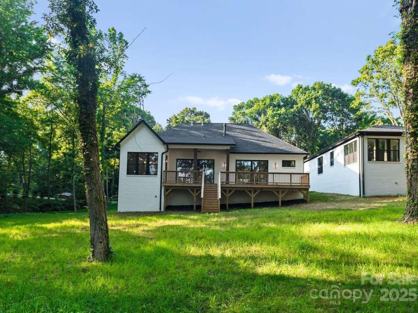 1622 Burtonwood Circle, Charlotte, NC 28212.  MLS# CAR4272424, YatesRealty ID 22045. 