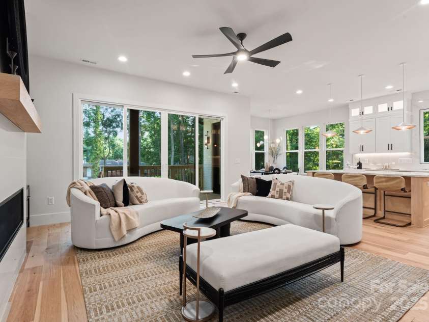 1622 Burtonwood Circle, Charlotte, NC 28212.  MLS# CAR4272424, YatesRealty ID 22045. 