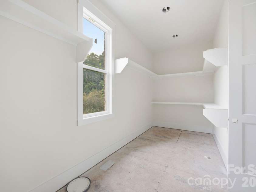 207 Kingsbridge Road, Salisbury, NC 28144.  MLS# CAR4382126, YatesRealty ID 22047. 