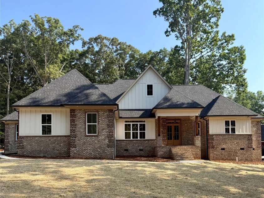 207 Kingsbridge Road, Salisbury, NC 28144.  MLS# CAR4382126, YatesRealty ID 22047. 