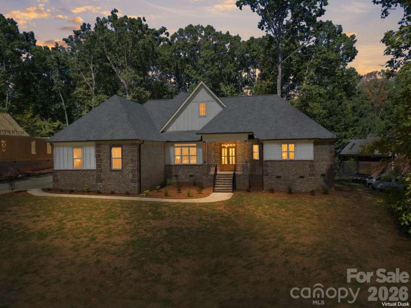 207 Kingsbridge Road, Salisbury, NC 28144.  MLS# CAR4382126, YatesRealty ID 22047. 