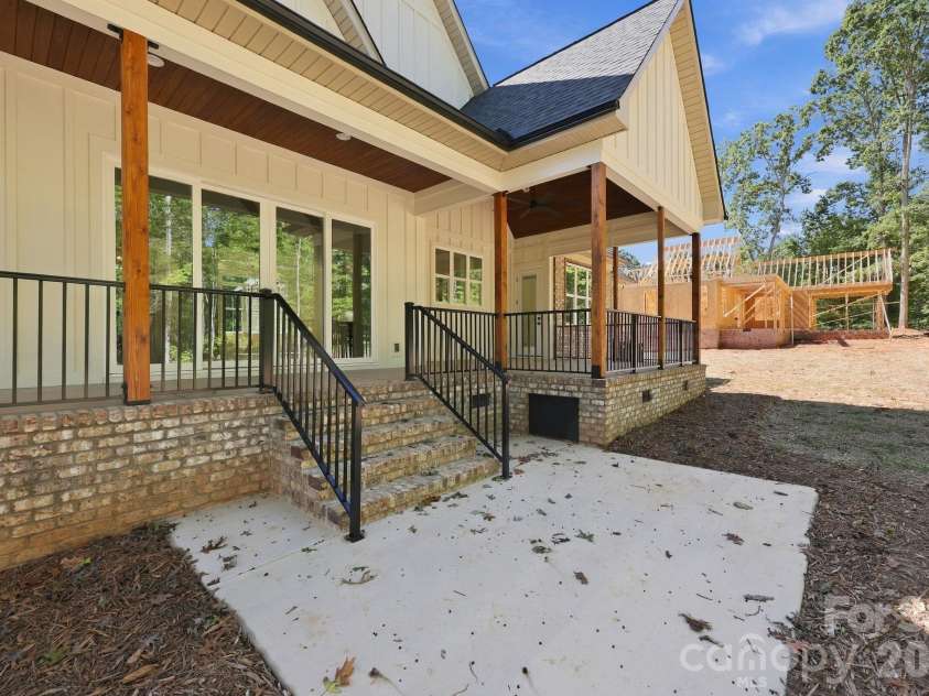 207 Kingsbridge Road, Salisbury, NC 28144.  MLS# CAR4382126, YatesRealty ID 22047. 