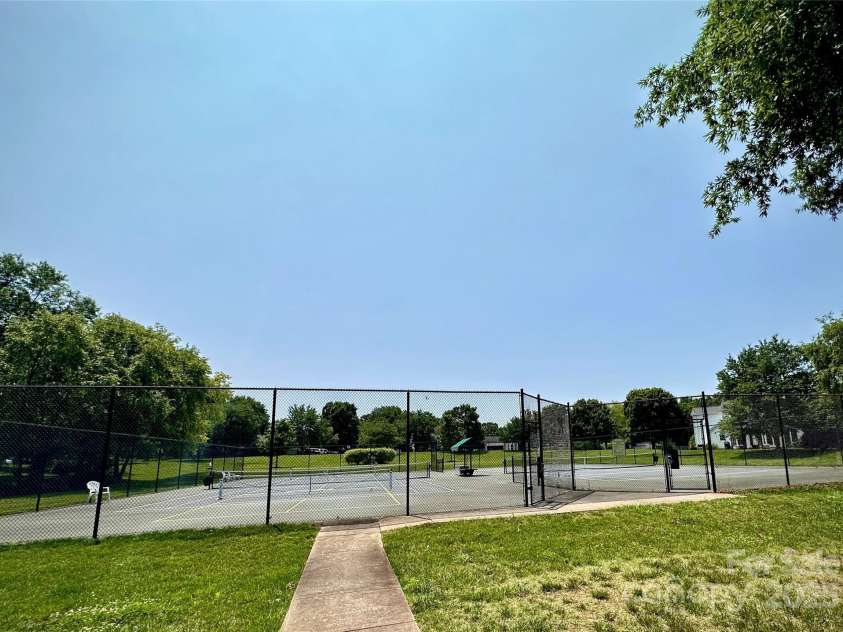 17431 Tuscany Lane, Cornelius, NC 28031.  MLS# CAR4272673, YatesRealty ID 22048. 