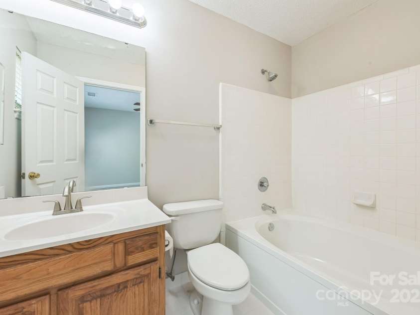 17431 Tuscany Lane, Cornelius, NC 28031.  MLS# CAR4272673, YatesRealty ID 22048. 