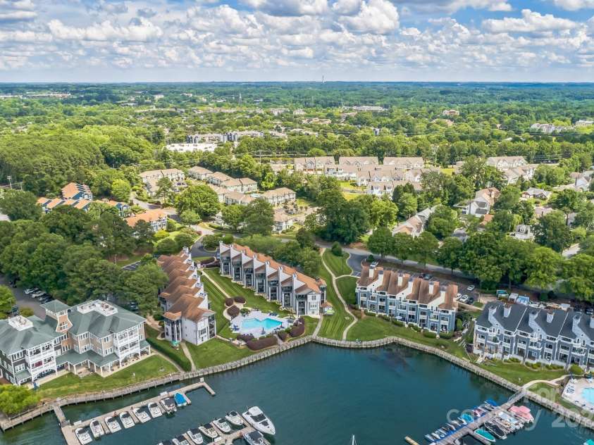 17431 Tuscany Lane, Cornelius, NC 28031.  MLS# CAR4272673, YatesRealty ID 22048. 