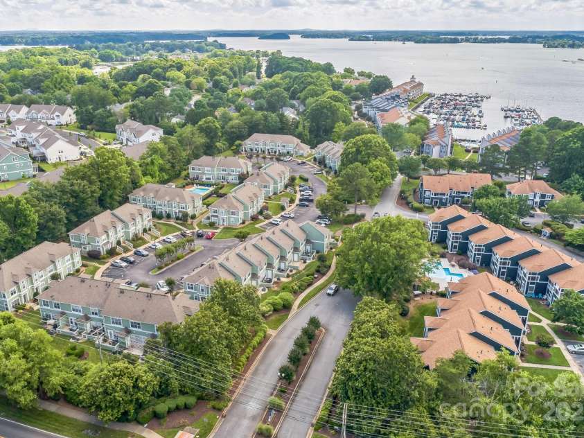 17431 Tuscany Lane, Cornelius, NC 28031.  MLS# CAR4272673, YatesRealty ID 22048. 