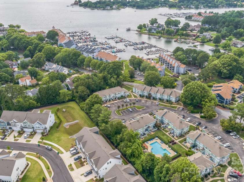 17431 Tuscany Lane, Cornelius, NC 28031.  MLS# CAR4272673, YatesRealty ID 22048. 