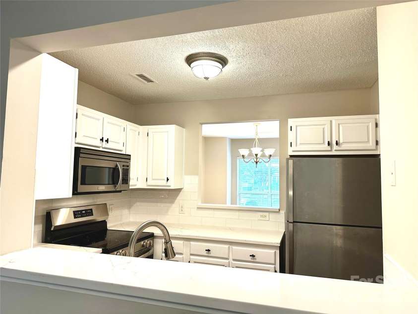 17431 Tuscany Lane, Cornelius, NC 28031.  MLS# CAR4272673, YatesRealty ID 22048. 