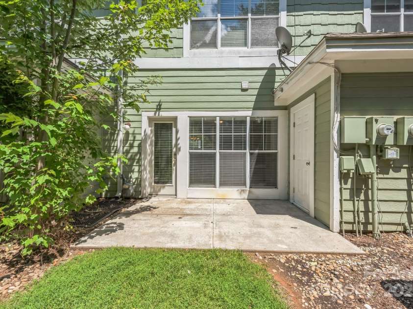 17431 Tuscany Lane, Cornelius, NC 28031.  MLS# CAR4272673, YatesRealty ID 22048. Patio