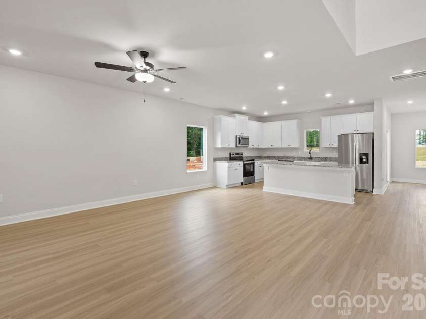 6513 Fairford Drive, Charlotte, NC 28215.  MLS# CAR4382413, YatesRealty ID 22048. 