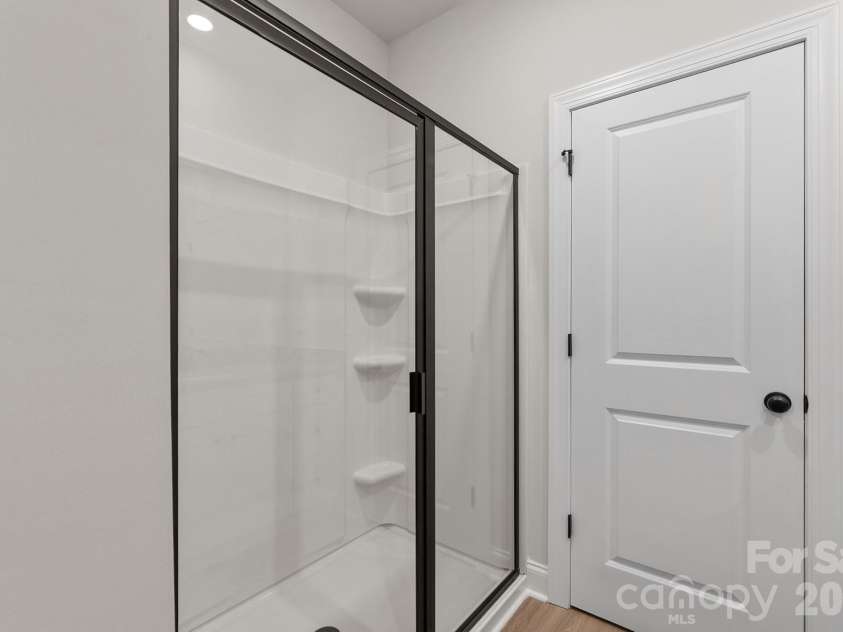 6513 Fairford Drive, Charlotte, NC 28215.  MLS# CAR4382413, YatesRealty ID 22048. 