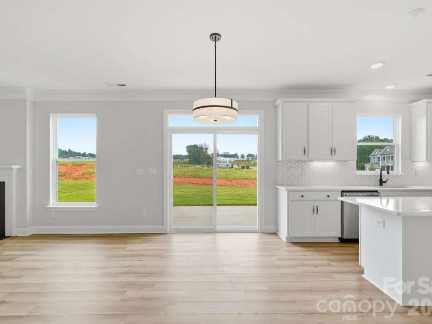 120 Swing Lane, Troutman, NC 28166.  MLS# CAR4382366, YatesRealty ID 22049. Breakfast Area