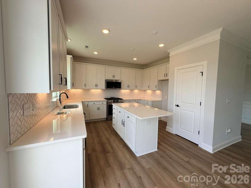 120 Swing Lane, Troutman, NC 28166.  MLS# CAR4382366, YatesRealty ID 22049. Kitchen