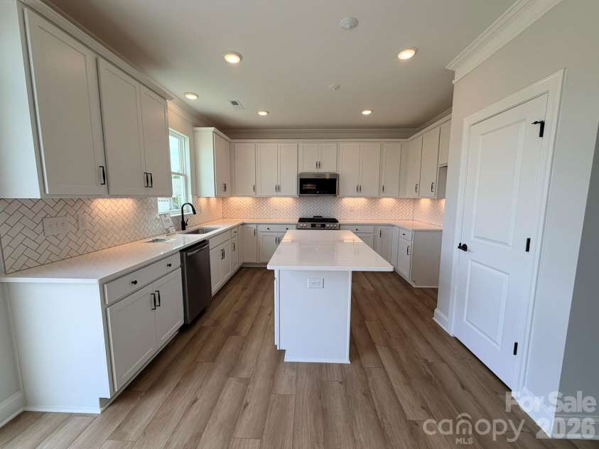 120 Swing Lane, Troutman, NC 28166.  MLS# CAR4382366, YatesRealty ID 22049. Kitchen