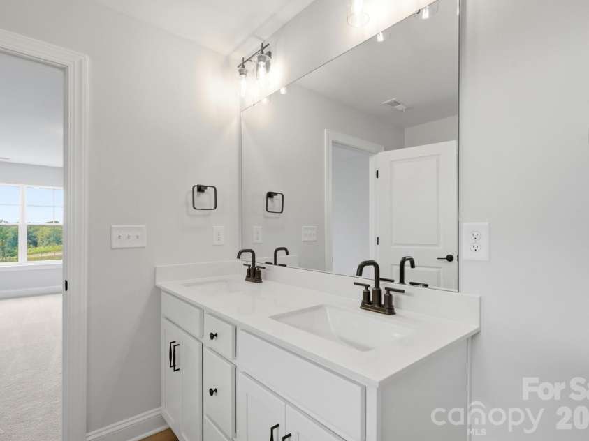 120 Swing Lane, Troutman, NC 28166.  MLS# CAR4382366, YatesRealty ID 22049. Primary Bathroom