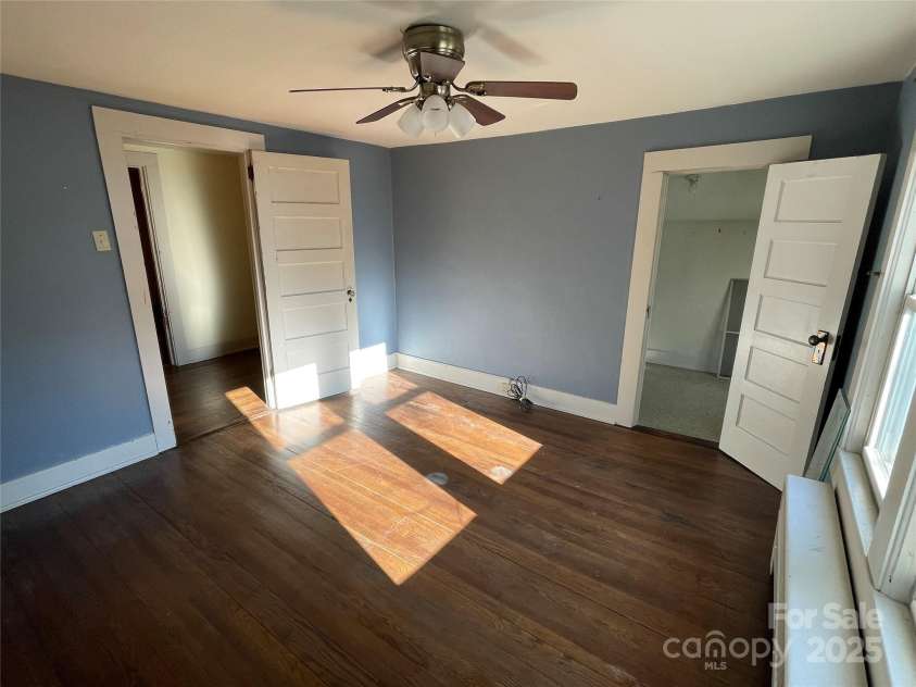 318 Academy Street, Canton, NC 28716.  MLS# CAR4263359, YatesRealty ID 2205. 