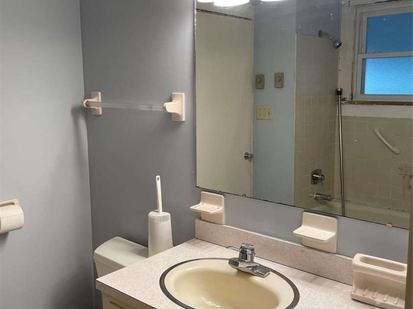 318 Academy Street, Canton, NC 28716.  MLS# CAR4263359, YatesRealty ID 2205. 