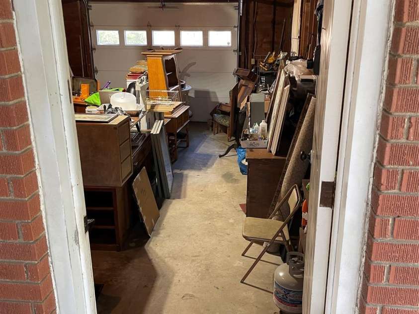 318 Academy Street, Canton, NC 28716.  MLS# CAR4263359, YatesRealty ID 2205. Single car garage