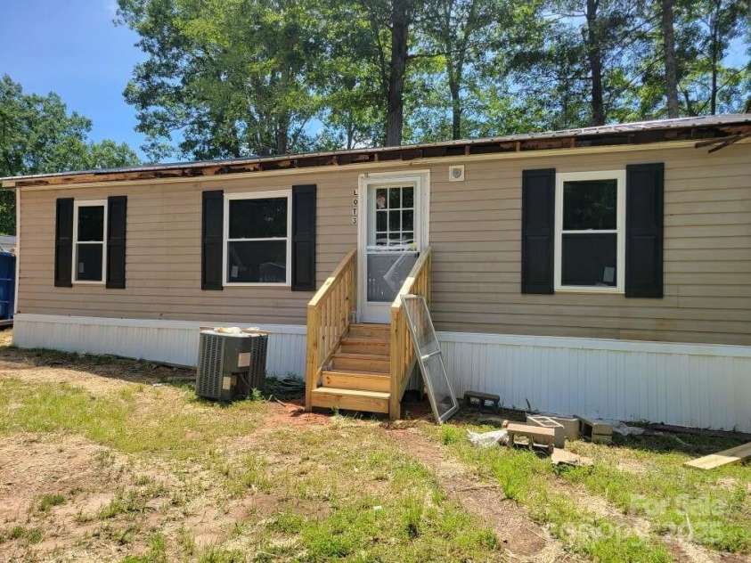 4467 Patti Clymer Drive, Morganton, NC 28655.  MLS# CAR4234174, YatesRealty ID 2205. 