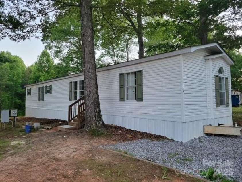 4467 Patti Clymer Drive, Morganton, NC 28655.  MLS# CAR4234174, YatesRealty ID 2205. 