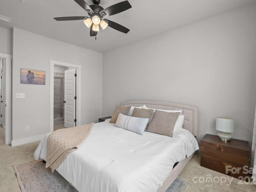 5006 Tiny Lane, Charlotte, NC 28203.  MLS# CAR4326309, YatesRealty ID 2205. 