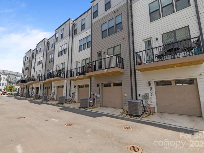 5006 Tiny Lane, Charlotte, NC 28203.  MLS# CAR4326309, YatesRealty ID 2205. 