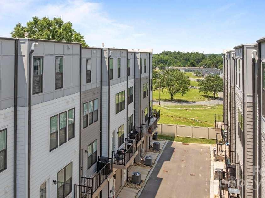 5006 Tiny Lane, Charlotte, NC 28203.  MLS# CAR4326309, YatesRealty ID 2205. 