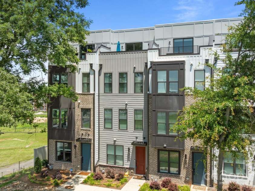 5006 Tiny Lane, Charlotte, NC 28203.  MLS# CAR4326309, YatesRealty ID 2205. 