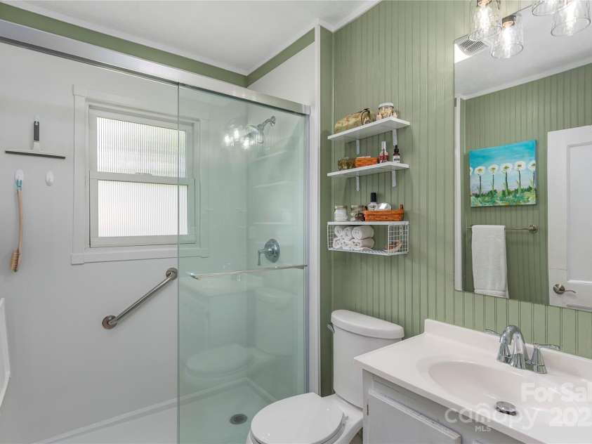 10 Poplar Street, Waynesville, NC 28786.  MLS# CAR4266866, YatesRealty ID 22051. Updated bath