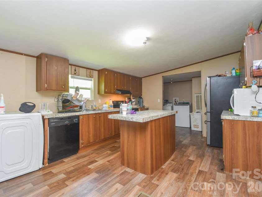 5595 American Way, Denver, NC 28037.  MLS# CAR4382328, YatesRealty ID 22051. 