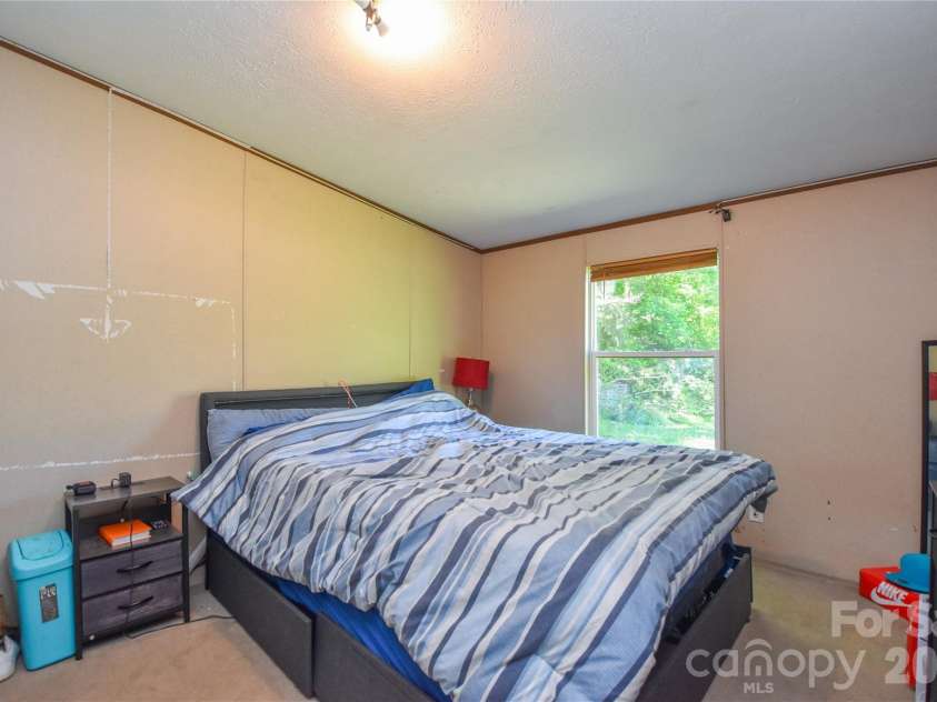 5595 American Way, Denver, NC 28037.  MLS# CAR4382328, YatesRealty ID 22051. 