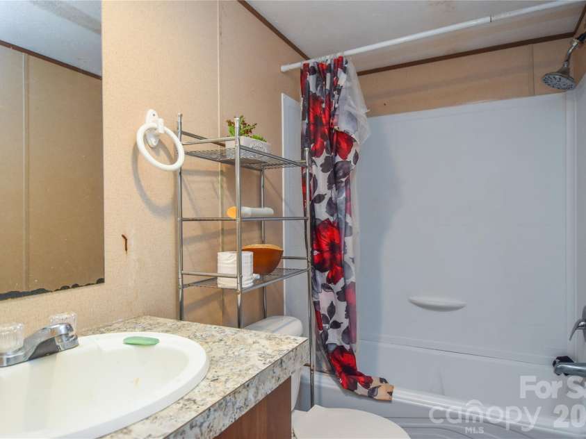 5595 American Way, Denver, NC 28037.  MLS# CAR4382328, YatesRealty ID 22051. 