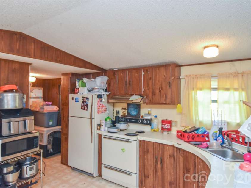 5595 American Way, Denver, NC 28037.  MLS# CAR4382328, YatesRealty ID 22051. 