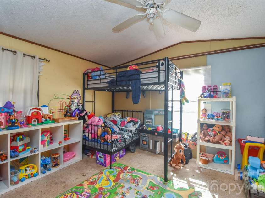 5595 American Way, Denver, NC 28037.  MLS# CAR4382328, YatesRealty ID 22051. 