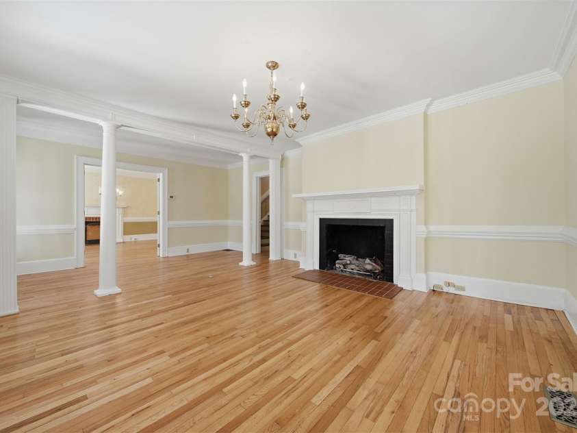 1010 College Avenue, Lenoir, NC 28645.  MLS# CAR4322808, YatesRealty ID 22052. 