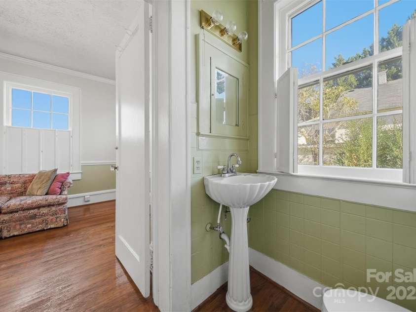 1010 College Avenue, Lenoir, NC 28645.  MLS# CAR4322808, YatesRealty ID 22052. 