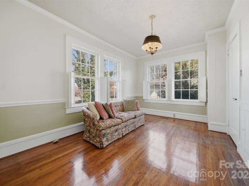 1010 College Avenue, Lenoir, NC 28645.  MLS# CAR4322808, YatesRealty ID 22052. 