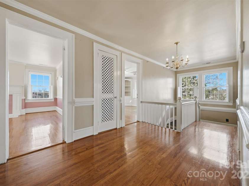 1010 College Avenue, Lenoir, NC 28645.  MLS# CAR4322808, YatesRealty ID 22052. 