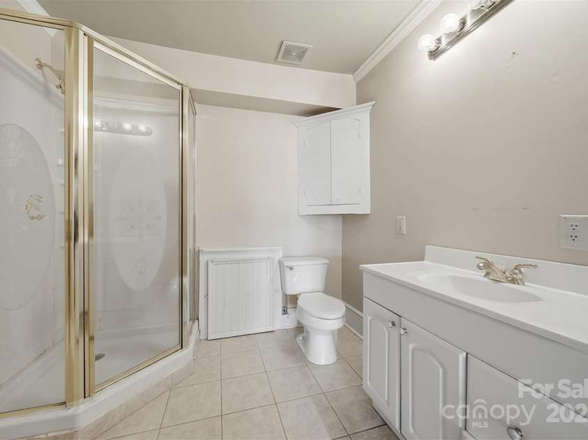 1010 College Avenue, Lenoir, NC 28645.  MLS# CAR4322808, YatesRealty ID 22052. 