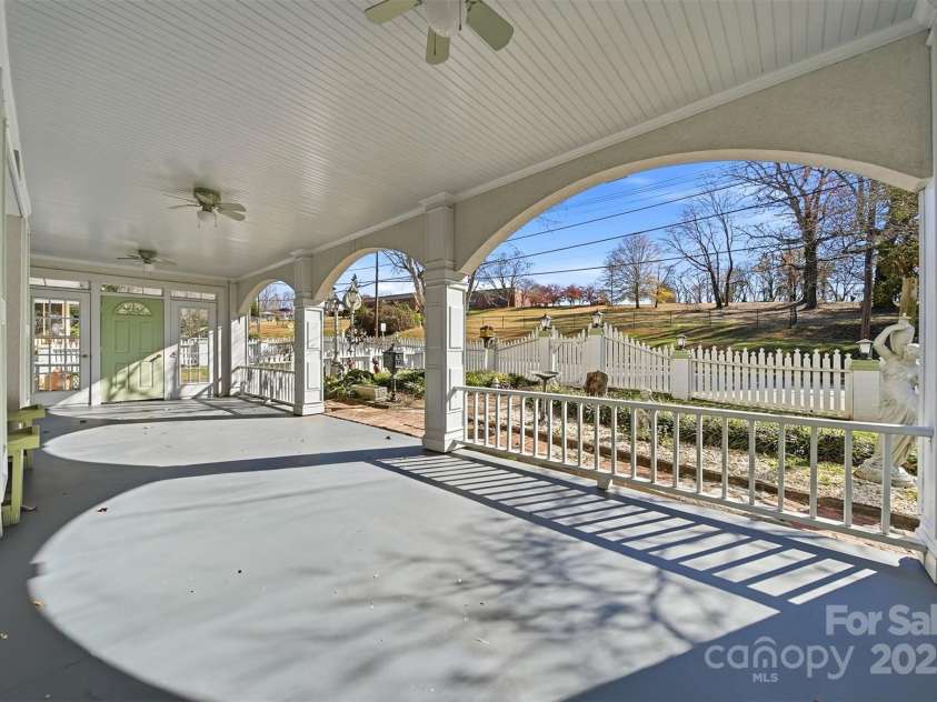 1010 College Avenue, Lenoir, NC 28645.  MLS# CAR4322808, YatesRealty ID 22052. 